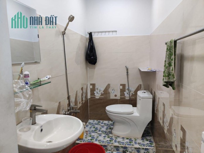 Bán nhà mặt tiền Hiệp Thành, ngay chợ, 10x26m Quận 12