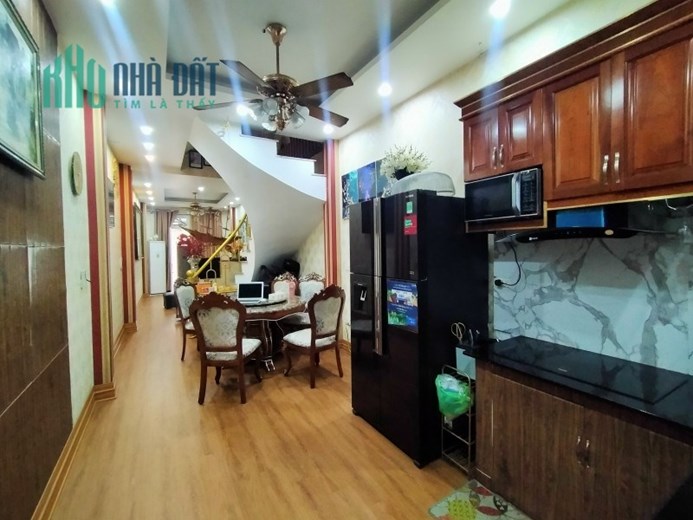 Bán nhà đẹp 4 tầng Đức Giang,Long Biên 56m2 ,full nội thất nhỉnh 4 tỷ