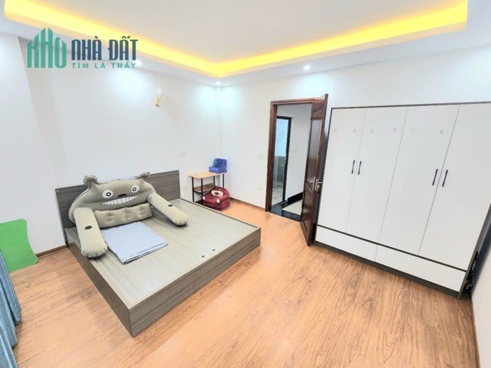 Bán Nhà Ngõ 322 Mỹ Đình 31m2 x 5 tầng, tặng full nội thất, 3 phòng ngủ đầy đủ công năng, nhà mới ở