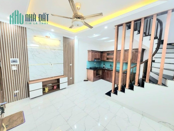 Bán Nhà Ngõ 322 Mỹ Đình 31m2 x 5 tầng, tặng full nội thất, 3 phòng ngủ đầy đủ công năng, nhà mới ở