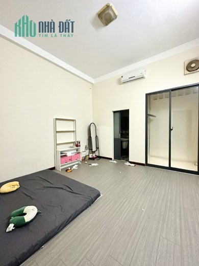Ngộp  Cộng Hòa - p13 Tân Bình- 134m2 - HXH 8m thông