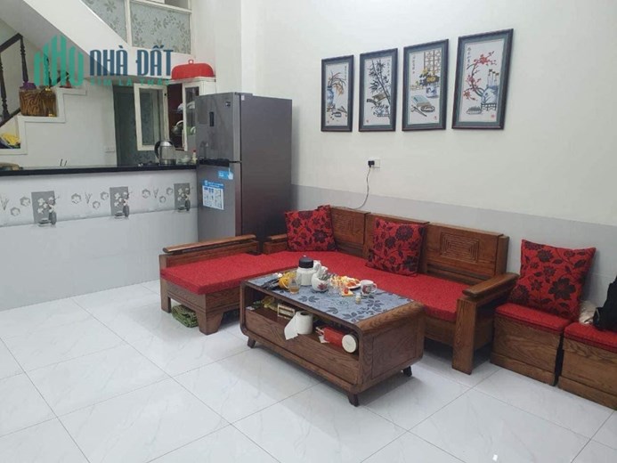 Bán Nhà Ngõ 444 Phố Đội Cấn 36m2 x 5 tầng , 3 phòng khép kín full nội thất, ở ngay , giá đầu tư chỉ
