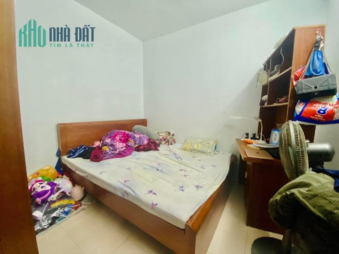Bán Căn Hộ Tập Thể Bưu Điện Hoàng Cầu 51/100m2, tầng 3, 3 phòng ngủ đầy đủ công năng, giá cho các