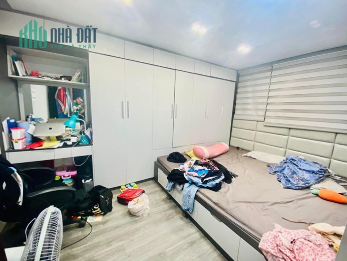 Bán Căn Hộ Tập Thể Bưu Điện Hoàng Cầu 51/100m2, tầng 3, 3 phòng ngủ đầy đủ công năng, giá cho các