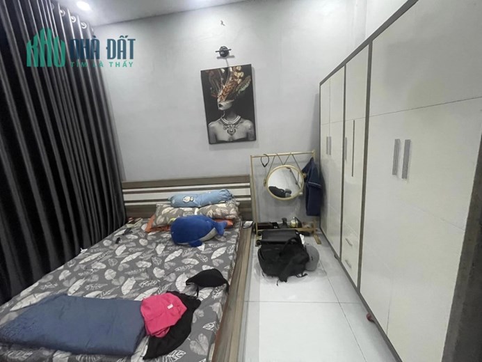 Bán nhà Hẻm xe hơi Lê Đình Cẩn, Bình Tân, 40m2, 4 x 10m, 2 tầng 3PN, chỉ 2.9 tỷ TL
