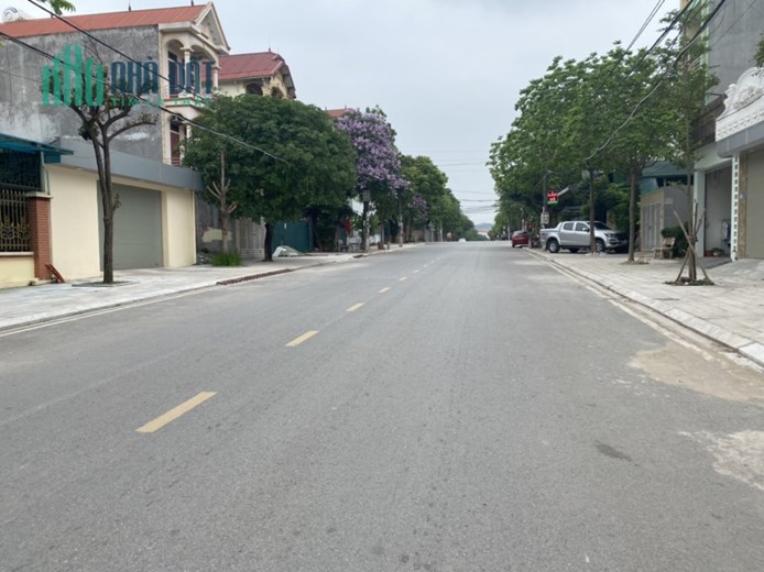 Bán 162m2 mặt đường Phan Chu Trinh, Khai Quang, Vĩnh Yên