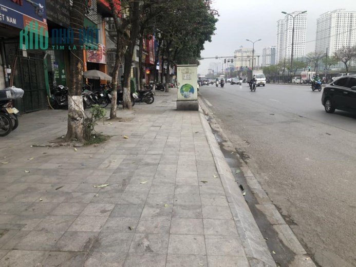 Bán Đất Tặng nhà Quận Hoàng Mai, Mặt Phố Giải Phóng 147m x 5T, Giá 30 tỷ.