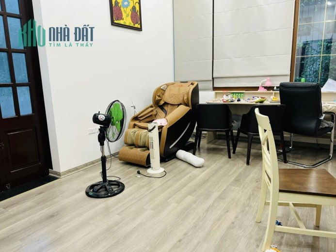 Bán nhà Mặt ngõ Oto Đội Nhân 43m², 4 tầng, MT 8m, giá 12.4 tỷ Ba Đình. Mua liên hệ: O94lO7l689