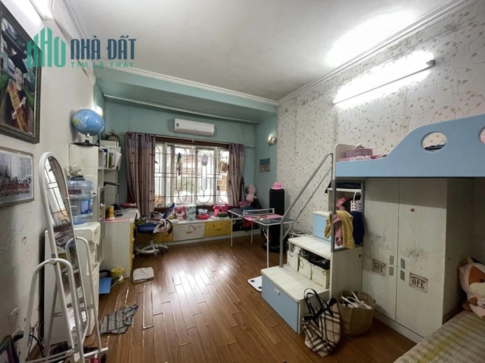 Cần bán ngôi nhà 4 tầng đường Nguyễn Lương Bằng, 75m, lô góc, ngay sát vườn hoa Trần Quang Diệu