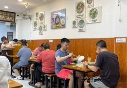 SANG NHƯỢNG MẶT BẰNG QUÁN ĂN SIÊU ĐẸP TẠI PHỐ ẨM THỰC CẦU AM, VẠN PHÚC, HÀ ĐÔNG