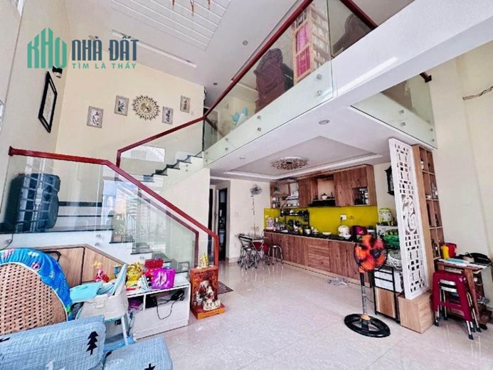 Giảm 500TR - Bán nhà 4 tầng Lô góc Lê Văn Hữu, vửa ở vừa có dòng tiền 10Tr/T. Giá chỉ 5,x tỷ
