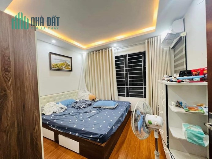 BNHÀ MẶT PHỐ CẦU GIẤY HOÀNG NGÂN - DÒNG TIỀN 2 TỶ/1 NĂM - 3 MẶT THOÁNG - 95M2 CHỈ 42 TỶ.