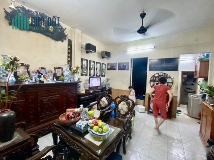 Bán nhà mặt phố Kim Ngưu- nhỉnh 16 tỉ- dt70m2x 3 tầng- vị trí đẹp ngay nút giao thông Kim Ngưu với
