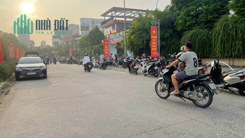 Bán nhà đẹp, nhà lô góc chợ Thuỵ Phương, 43m2  4,3 tỷ. 0965283789 Bắc Từ Liêm.