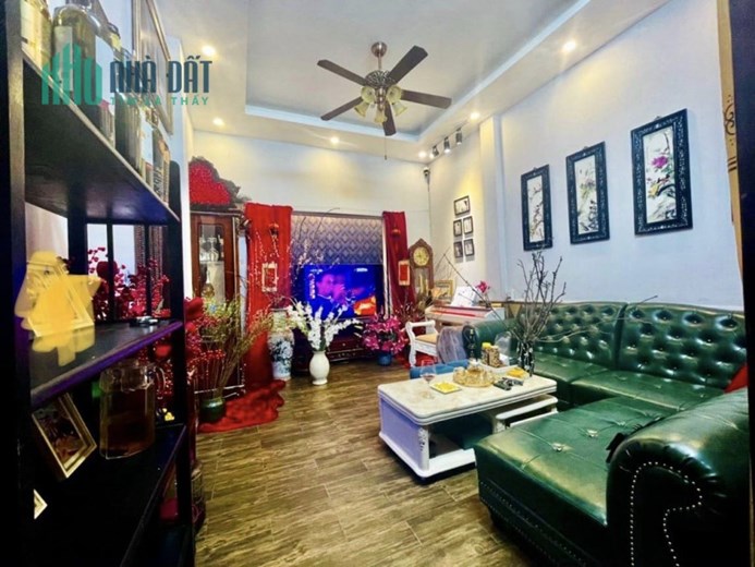 Bán nhà đẹp Thịnh Quang - Đống Đa. DT 35m2 - 4T Ngõ rộng gần 3m - MT 7m sáng thoáng. Giá 5,55 tỷ