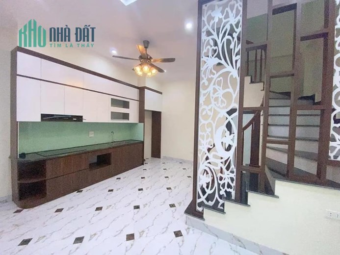 Bán nhà Chiến Thắng - La Khê. DT 31m2 - 5T. Cách phố 30m, ô tô đỗ 10m. Ngõ 2 oto tránh. Giá 3,7 tỷ