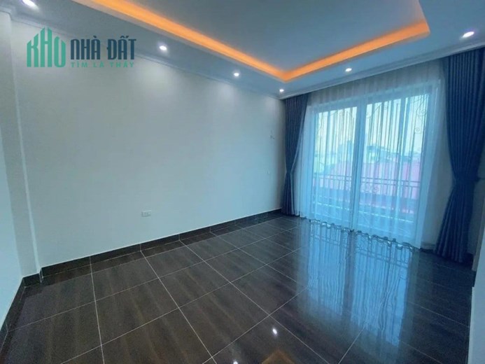 Bán nhà Chiến Thắng - La Khê. DT 31m2 - 5T. Cách phố 30m, ô tô đỗ 10m. Ngõ 2 oto tránh. Giá 3,7 tỷ
