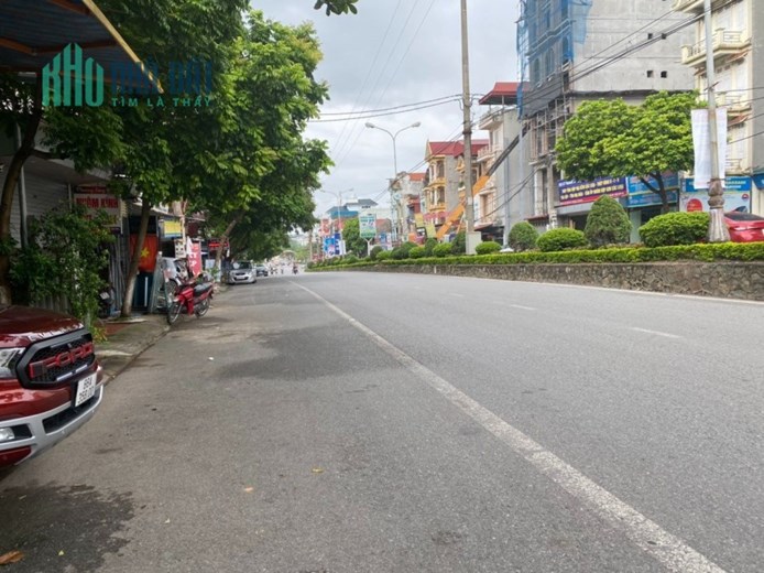 Bán 240m2 mặt đường Trần Phú, Liên Bảo