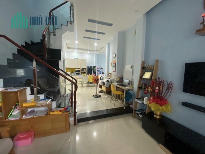 Bán nhà HXH Đường Đặng văn Bi P.Trường Thọ Q.Thủ Đức DT 80 m2(3tầng) Chỉ  6,499 Tỷ