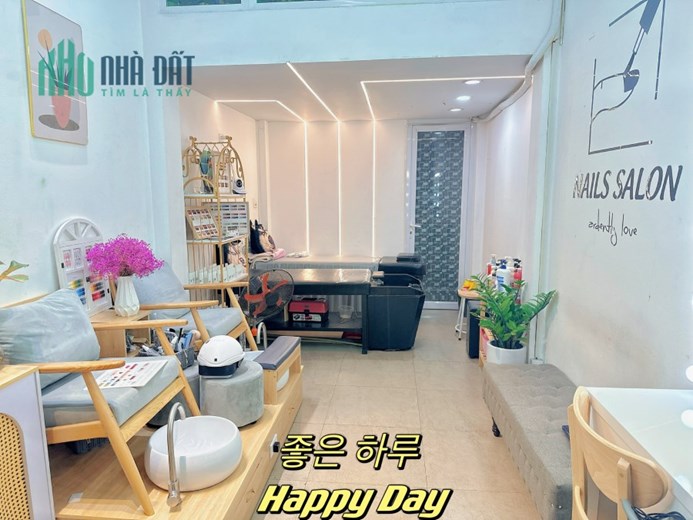 SANG NHƯỢNG TIỆM NAIL - MI - GỘI  tại đường Giáp Nhất - Ngã tư sở