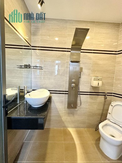 BÁN GẤP BIỆT THỰ MINI 5 TẦNG LÔ GÓC THOÁNG MÁT - HXH VÀO NHÀ GIÁP HOÀNG HOA THÁM CÁCH Q1 CHỈ 2KM.