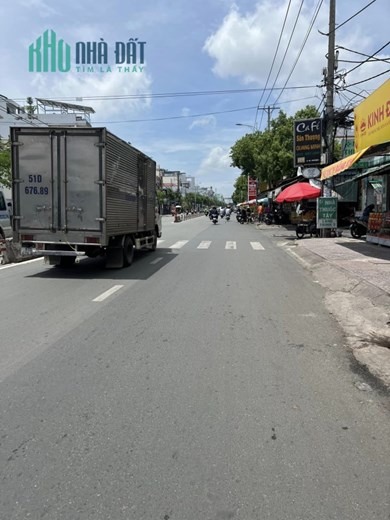 Bán Mặt Tiền Kinh Doanh Sầm Uất Lê Văn Quới, Ngay Ngã Tư 4 Xã, 100m2, Ngang Lớn 5m.