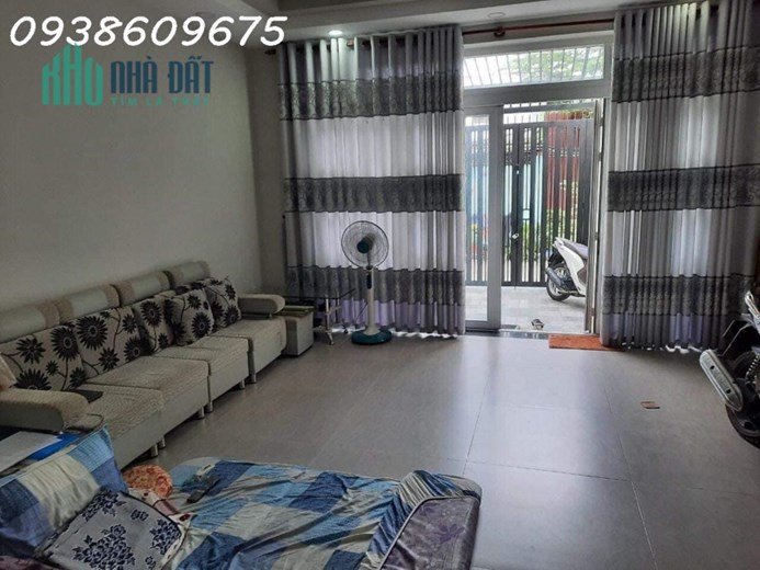 Nhà Mặt tiền 4 tầng, 4x13.5m2, Q7 đường lớn an ninh nhỉnh 9tỷ