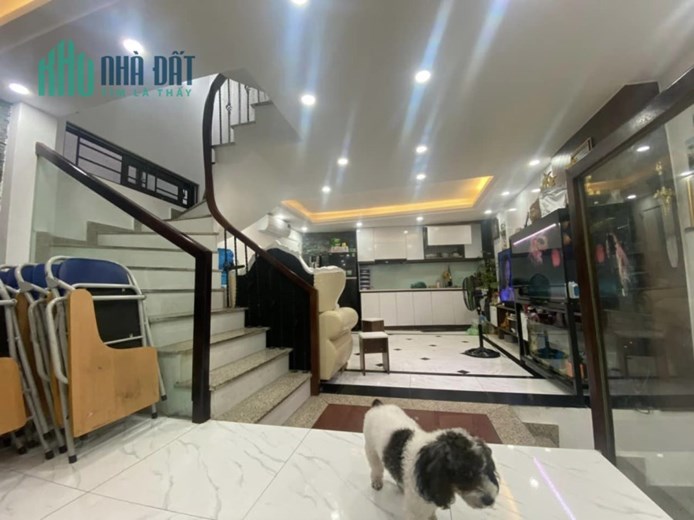 NHÀ ĐẸP KHƯƠNG TRUNG. DT 43M2- 5 TẦNG. MT 5M. CÁCH PHỐ 10M- Ô TÔ QUA. GIÁ CHỈ 6,3 TỶ