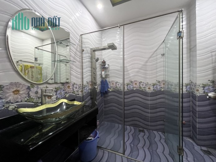 135m2, 3 tầng, 11 phòng, thu nhập 70 triệu ngay Cộng Hòa và Hoàng Hoa Thám, Q.T Bình chỉ 17 tỷ