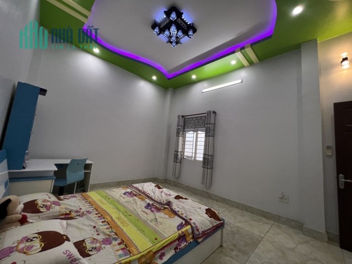 135m2, 3 tầng, 11 phòng, thu nhập 70 triệu ngay Cộng Hòa và Hoàng Hoa Thám, Q.T Bình chỉ 17 tỷ