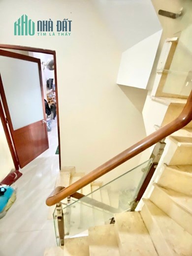 💥Nhà hiếm, Trung Tâm Quân 10, Đường 3/2, 3 Tầng, Chỉ 3.95 Tỷ.