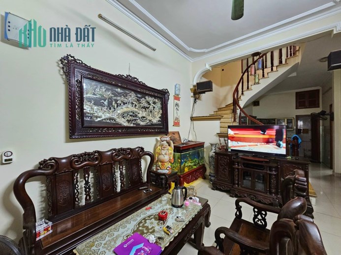 💥Ô tô 7 chỗ, Phân lô Mai Dịch, Cầu Giấy 104m 4T, tiện ích cực nhiều, 17 tỷ💥
