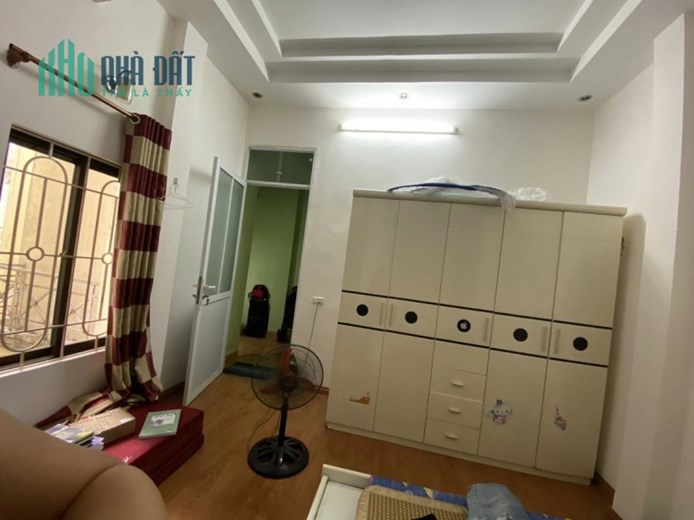 BÁN NHÀ ĐƯỜNG LÁNG. DT 25M2- 4 TẦNG. MẶT TIỀN 3,8M. 2 MẶT THOÁNG. CÁCH LÁNG HẠ 100M.  GIÁ 3,3 TỶ