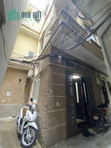 BÁN NHÀ ĐƯỜNG LÁNG. DT 25M2- 4 TẦNG. MẶT TIỀN 3,8M. 2 MẶT THOÁNG. CÁCH LÁNG HẠ 100M.  GIÁ 3,3 TỶ