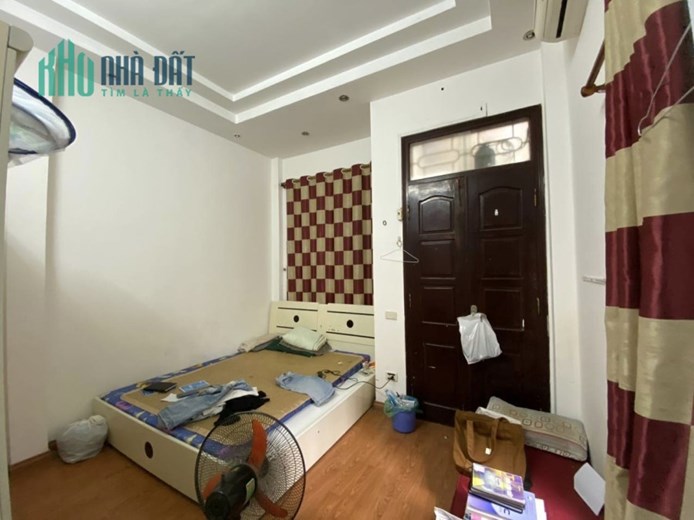 BÁN NHÀ ĐƯỜNG LÁNG. DT 25M2- 4 TẦNG. MẶT TIỀN 3,8M. 2 MẶT THOÁNG. CÁCH LÁNG HẠ 100M.  GIÁ 3,3 TỶ