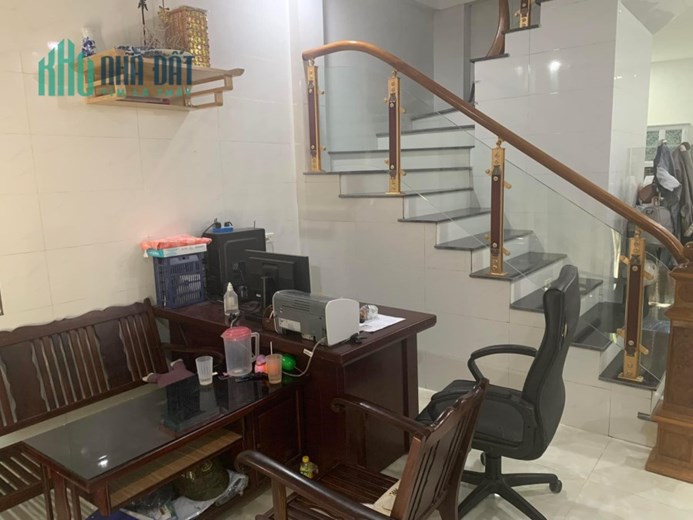 Bán nhà ngõ 405 Ngọc Thuỵ 48m x 3T, ngõ oto tránh vỉa hè giá 3,x tỷ thương lượng LH: 0936123469