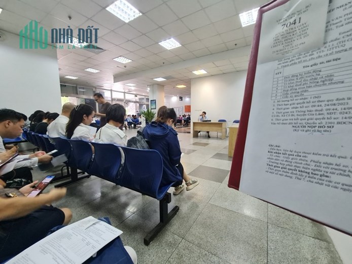 Bán đất Tái định cư Trâu Quỳ, 80m2, mt 6m, đường 22m. Kinh doanh đỉnh. Lh 0989894845