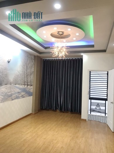 Nhà bán nở hậu hẻm Sư Vạn Hạnh P2 Q10. Trệt,2 lầu,sân thượng. Giá 7,2 tỷ TL