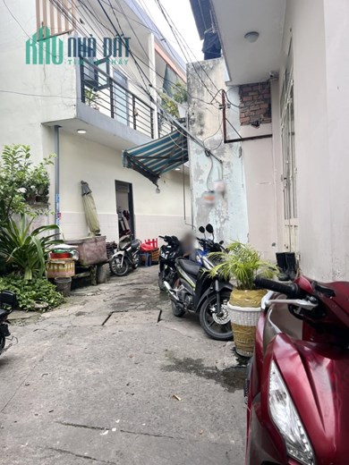Nhà mới nở hậu L 8.75m sát đường Hưng Phú P9Q8. Giá 3,3 tỷ TL