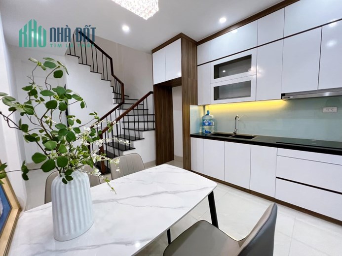 Bán nhà Xã Đàn, Nhà mới, Tặng nội thất, 45m2 5T MT4m, giá 5.15 tỷ
