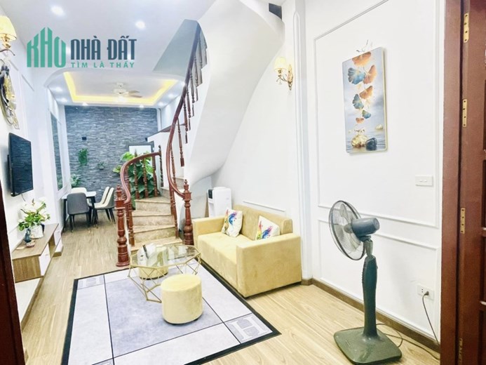 Chủ xây 4 năm, mới ở ngay, ô tô tránh 25m, bán nhà Lương Định Của