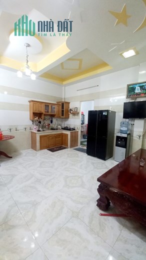 TRUNG TÂM THỊ TRẤN NHÀ BÈ.. NGAng 5.3m.. Dài 19m.. NHÀ 2 TẦNG ĐẸP..50M RA MẶT TIỀN HUỲNH TẤN