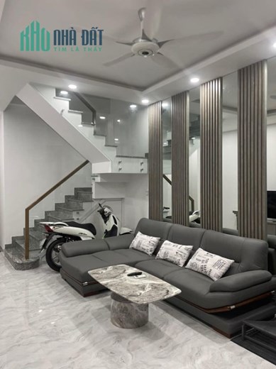 Bán nhà Trung Tâm Q1, Trần Hưng Đạo, 4.3x12, 1 trệt 3 lầu, đối diện trụ sở Công An TpHCM, an ninh,