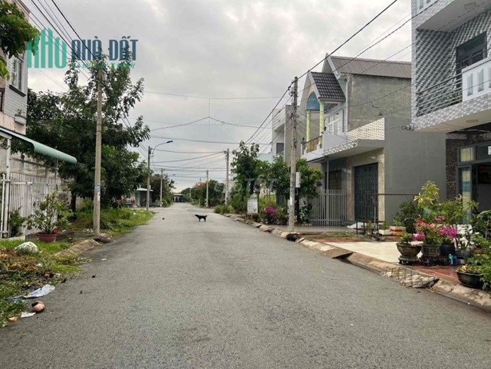 Chính Chủ –Cần Bán Gấp Lô Đất Thổ Cư  NHỰT CHÁNH# LONG AN SHR 180M2.Nhỉnh 2Tỷ TL