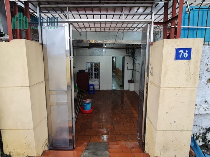 Chính chủ cần bán căn hộ tập thể tầng 1 (toà nhà 2 tầng) số 76 ngõ 364 đường Giải Phóng.