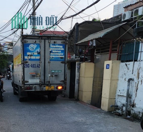 Chính chủ cần bán căn hộ tập thể tầng 1 (toà nhà 2 tầng) số 76 ngõ 364 đường Giải Phóng.