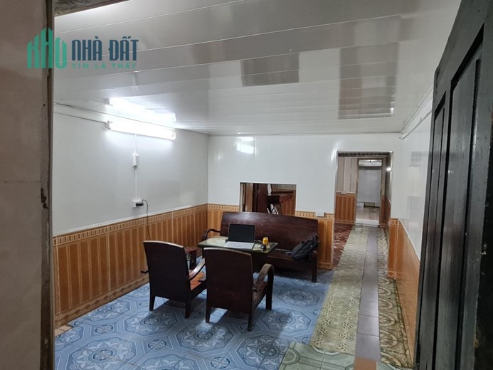 Chính chủ cần bán căn hộ tập thể tầng 1 (toà nhà 2 tầng) số 76 ngõ 364 đường Giải Phóng.
