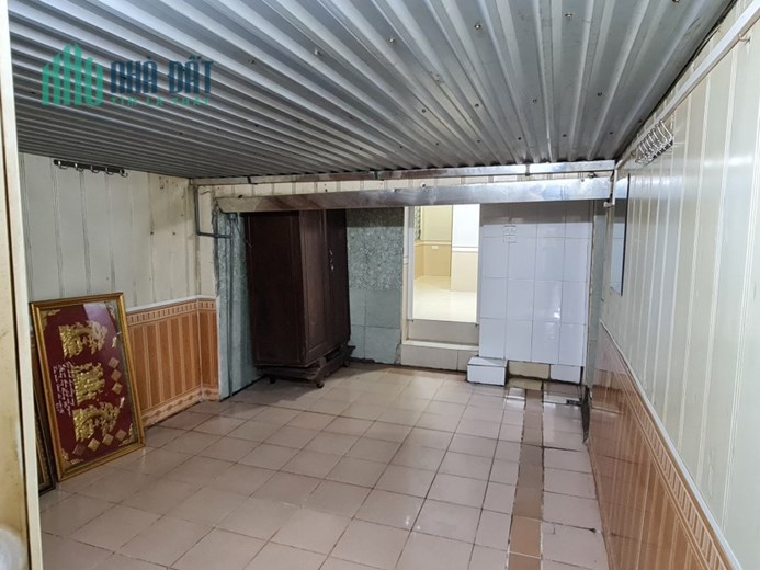 Chính chủ cần bán căn hộ tập thể tầng 1 (toà nhà 2 tầng) số 76 ngõ 364 đường Giải Phóng.