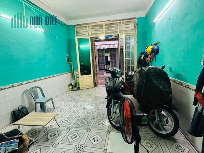 Bán nhà 3 tầng BTCT HXH Lạc Long Quân Quận 11 39m2 chỉ nhỉnh 6 tỷ thương lượng