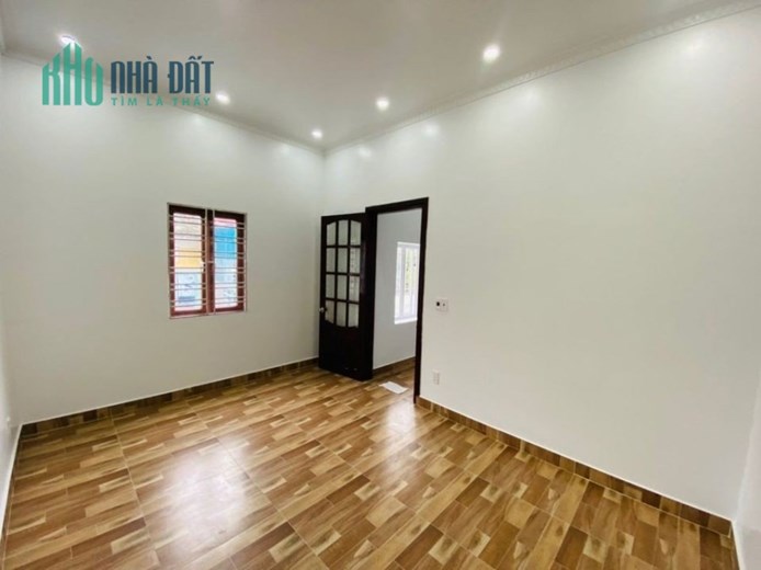 Bán nhà lô góc đường Miếu Hai Xã, 48m 3 tầng sân cổng riêng GIÁ 2.95 tỉ
